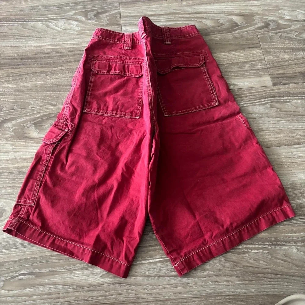 Vintage Y2K/2000s Baggy Red Streetwear Skater Style Cargo Shorts! Size 32